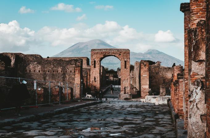 Full Day Tour: Pompeii and Vesuvius with Bus Transfer