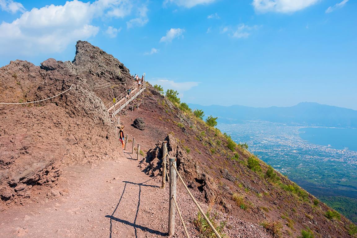 Tour of Mount Vesuvius with private transfer from Pompei-2